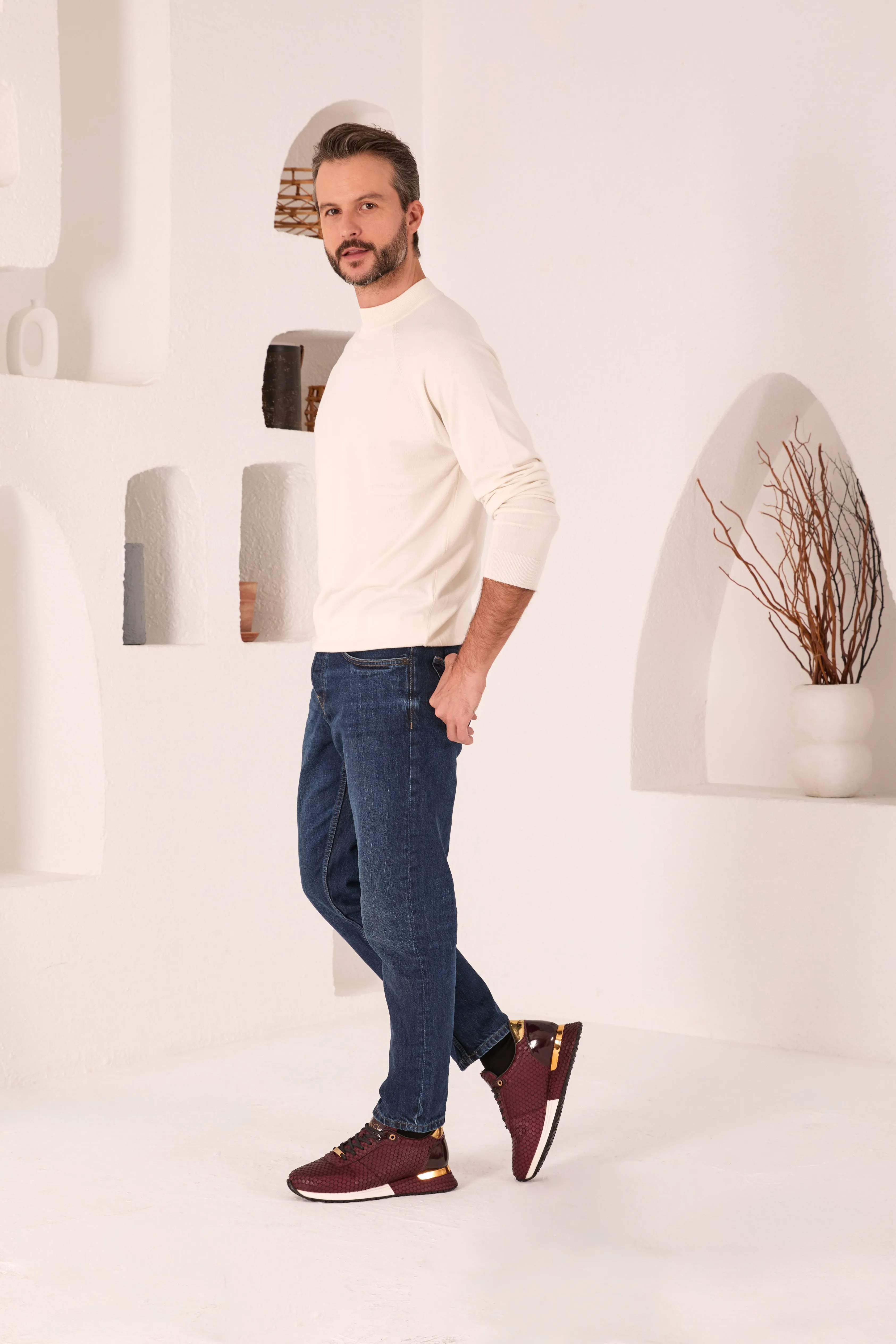 material The Majesty Burgundy Leather Men Sneaker