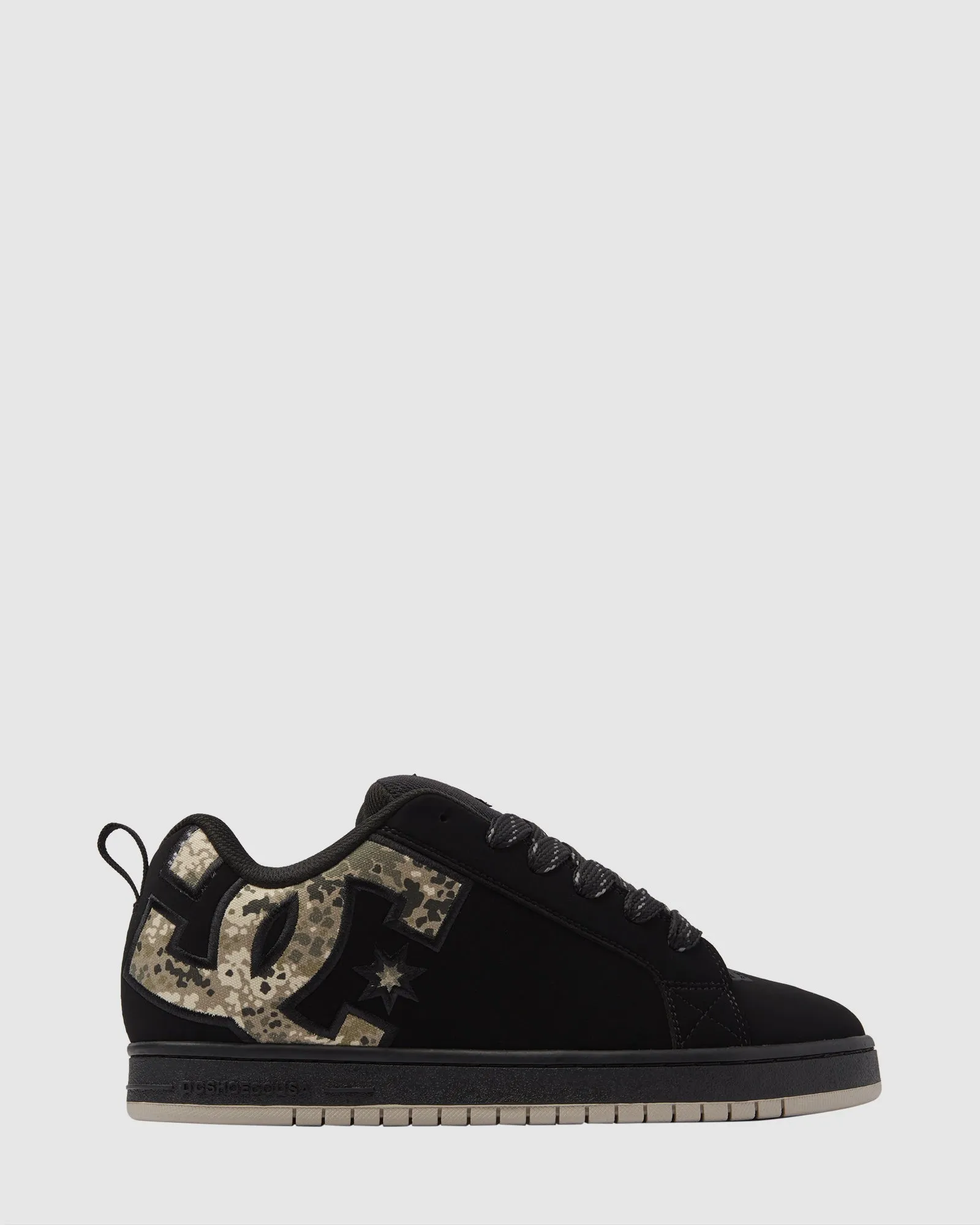 Mens Court Graffik SE Shoes Snappy design