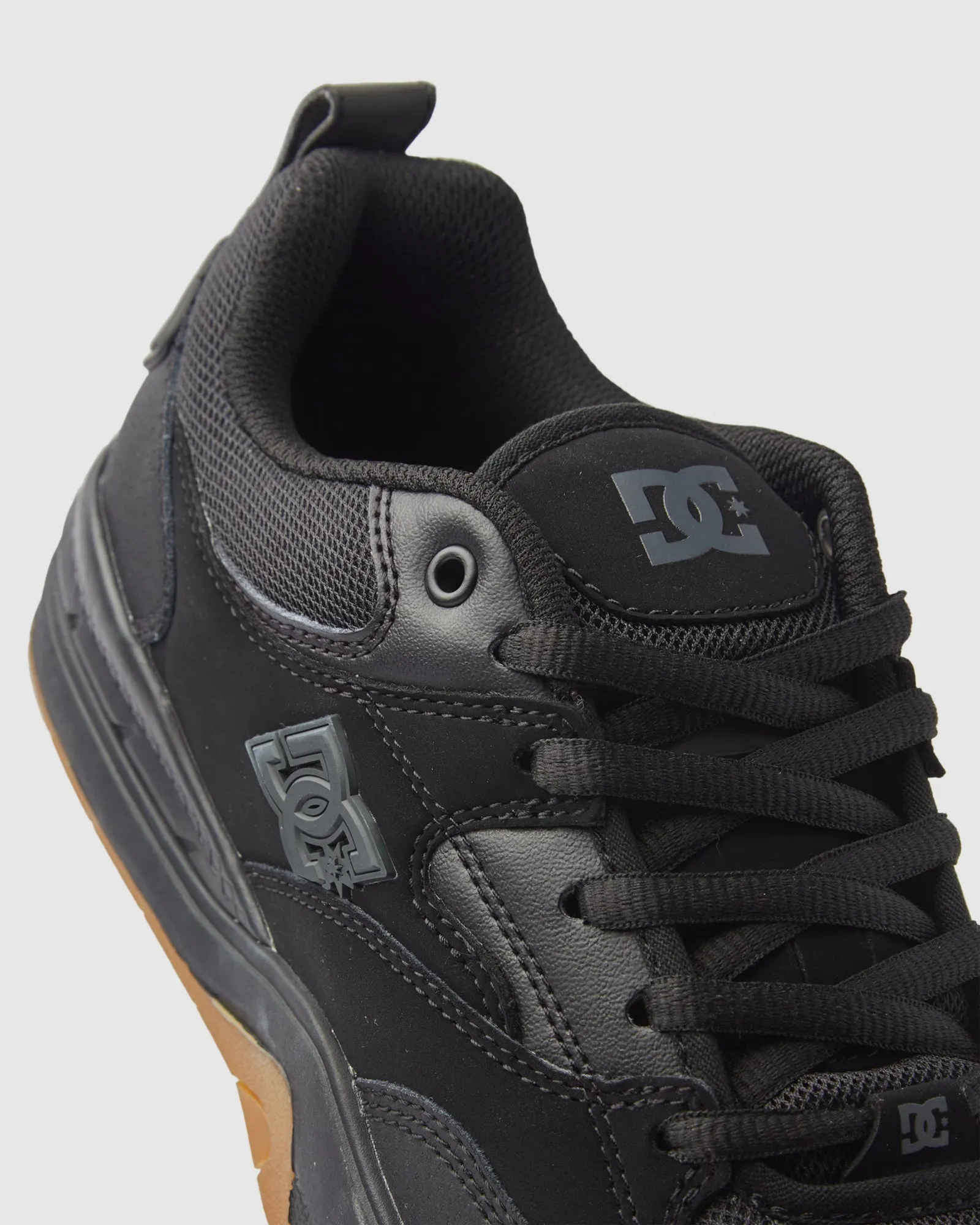 Mens DC Ascend Sneakers Refined fit