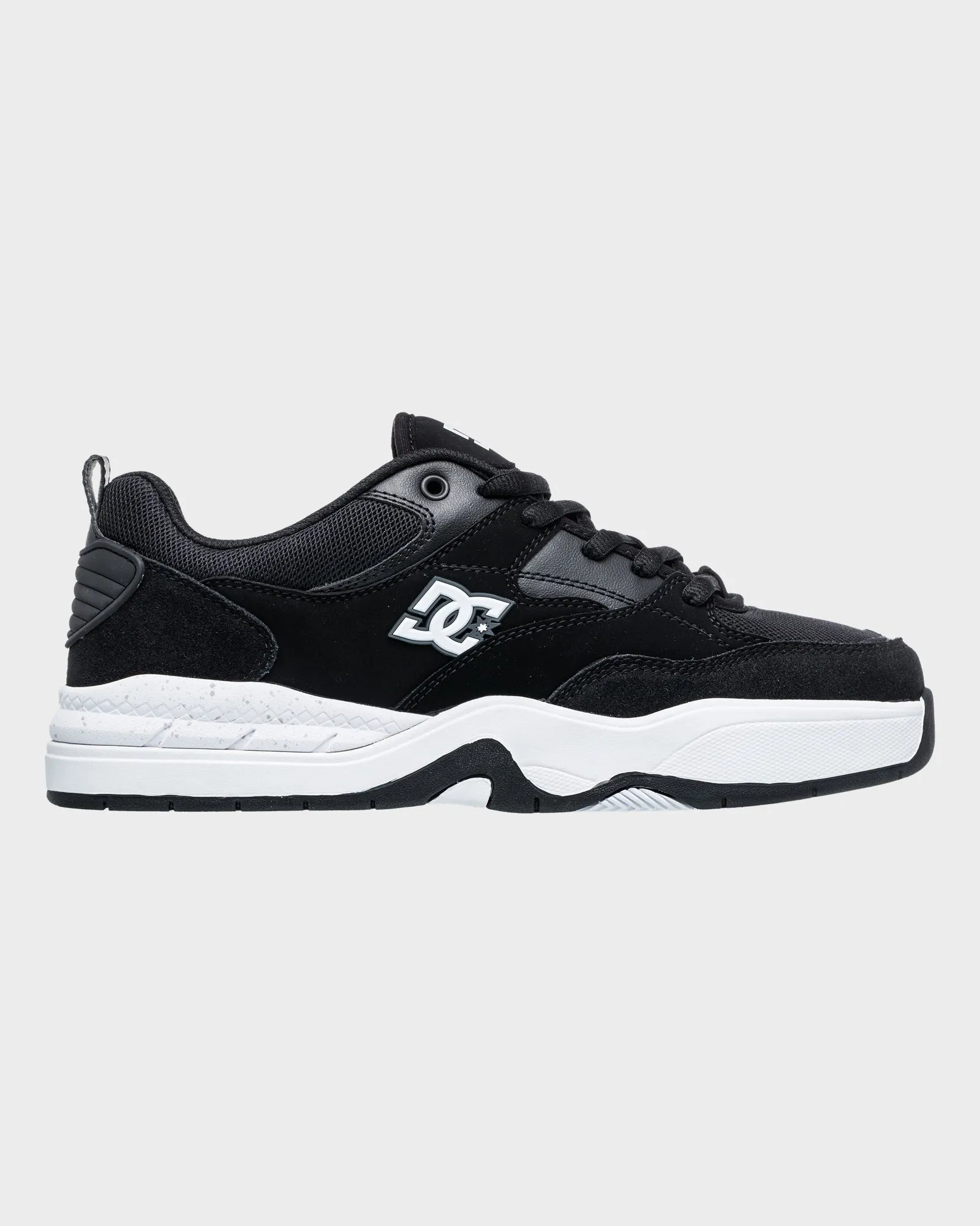 Shock-absorbent cushioning Sleek Ease Mens DC Ascend Sneakers