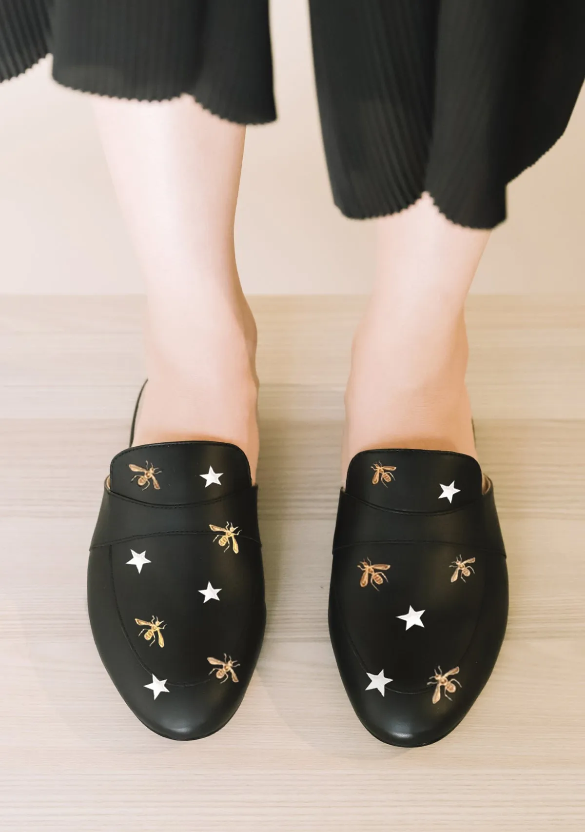 Metallic Bees and Stars Black Mule Quick Adjust