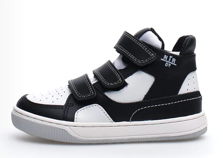 Metallic Kids Naturino Boy's and Girl's Finnix Sneaker Shoes - Black/White