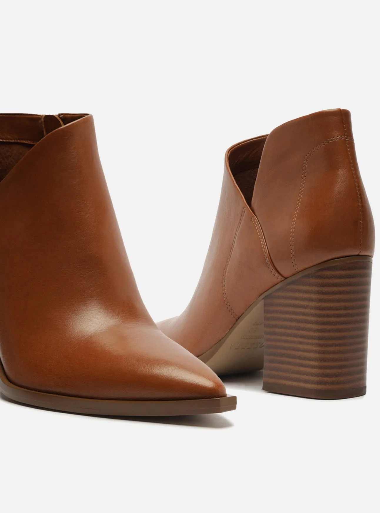Minimalist Heels Cora Leather Block Ankle Boot