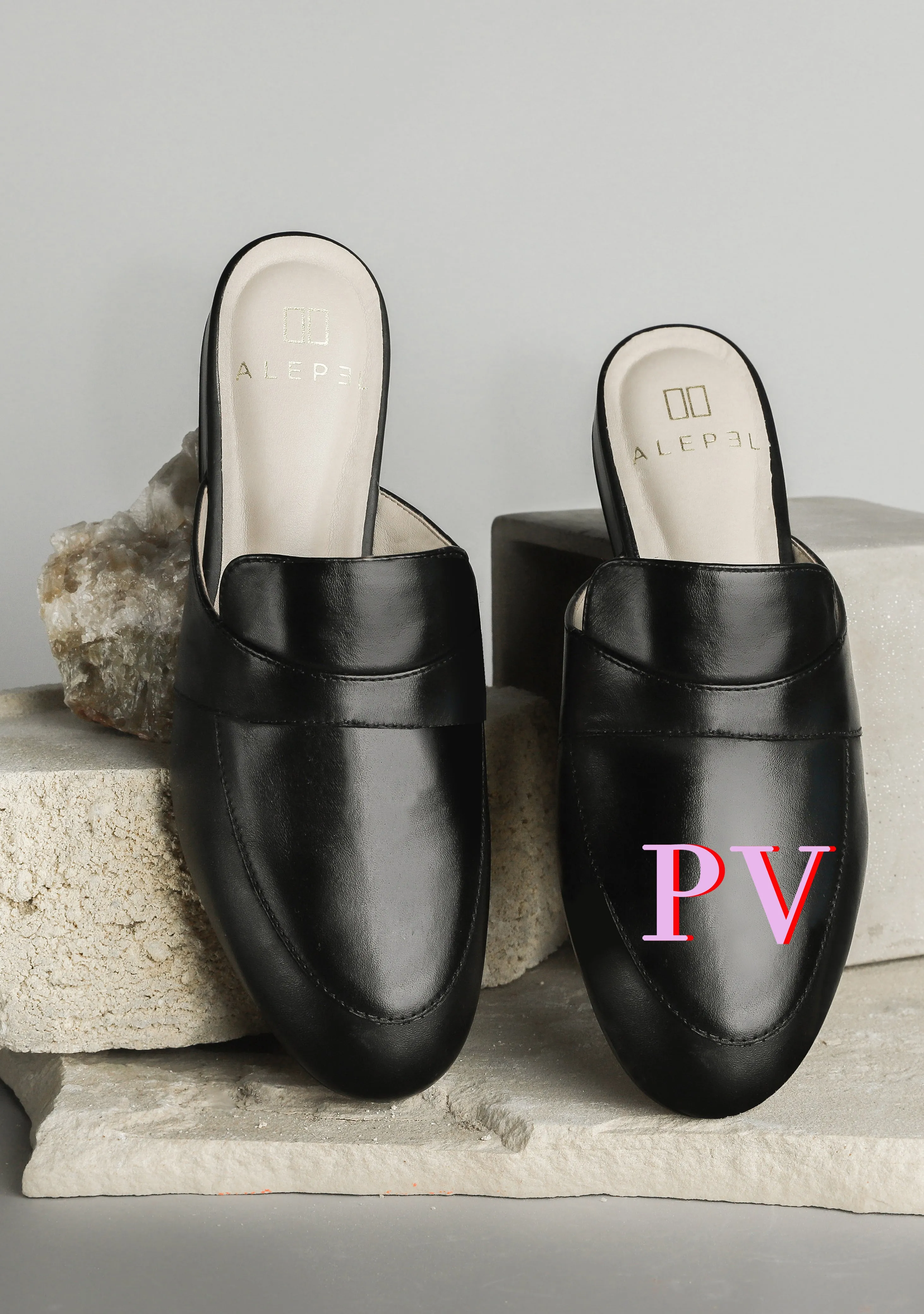Monogram Black Mule Breathable Design