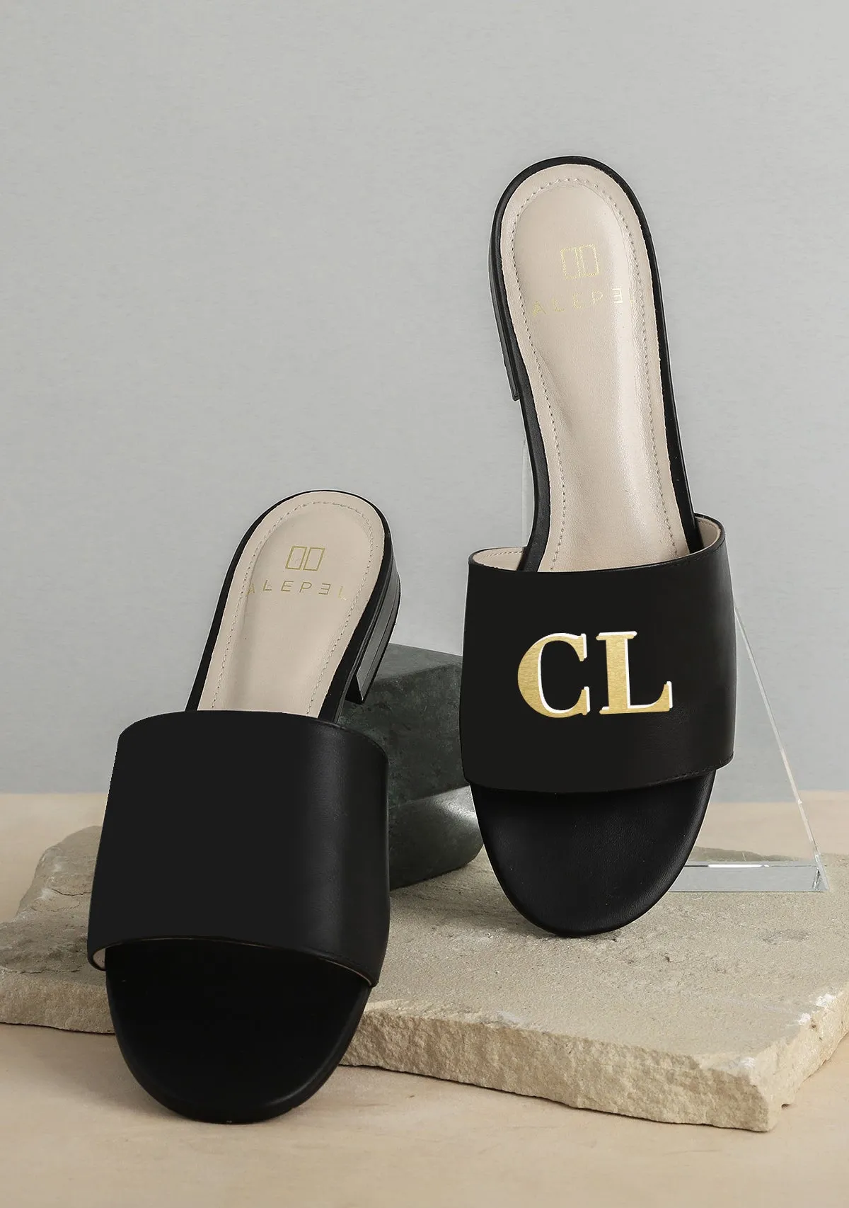 Monogram Black Slide Casual Fit