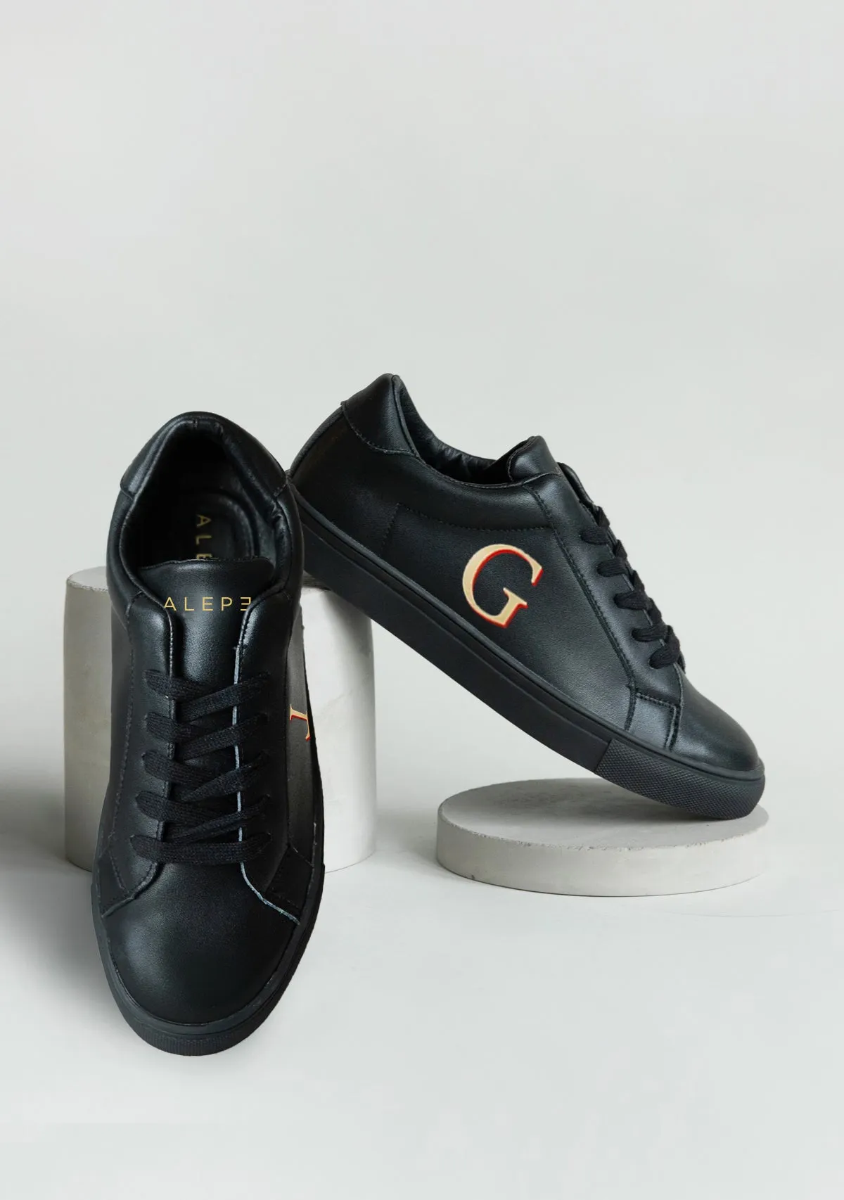 Monogram Black Sneaker Shock-absorbent arch
