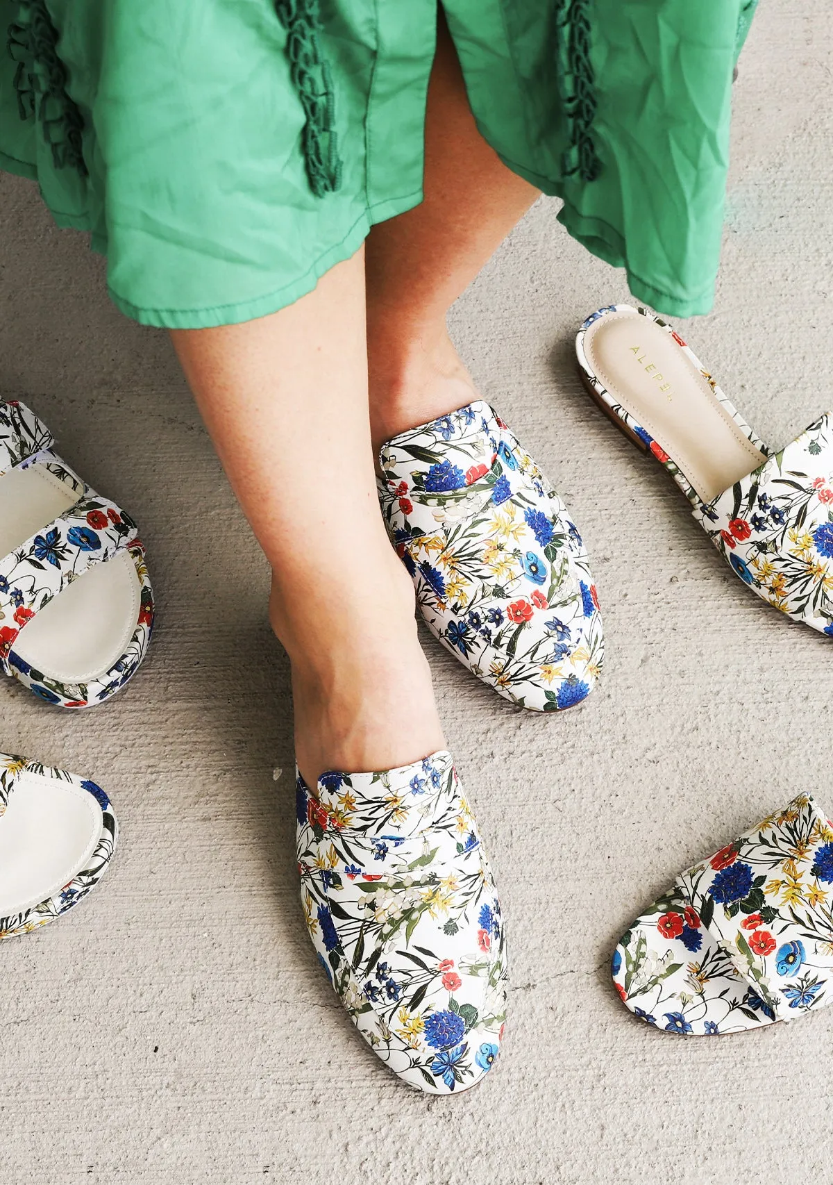 Multifloral White Mule Adjustable Slip Strap