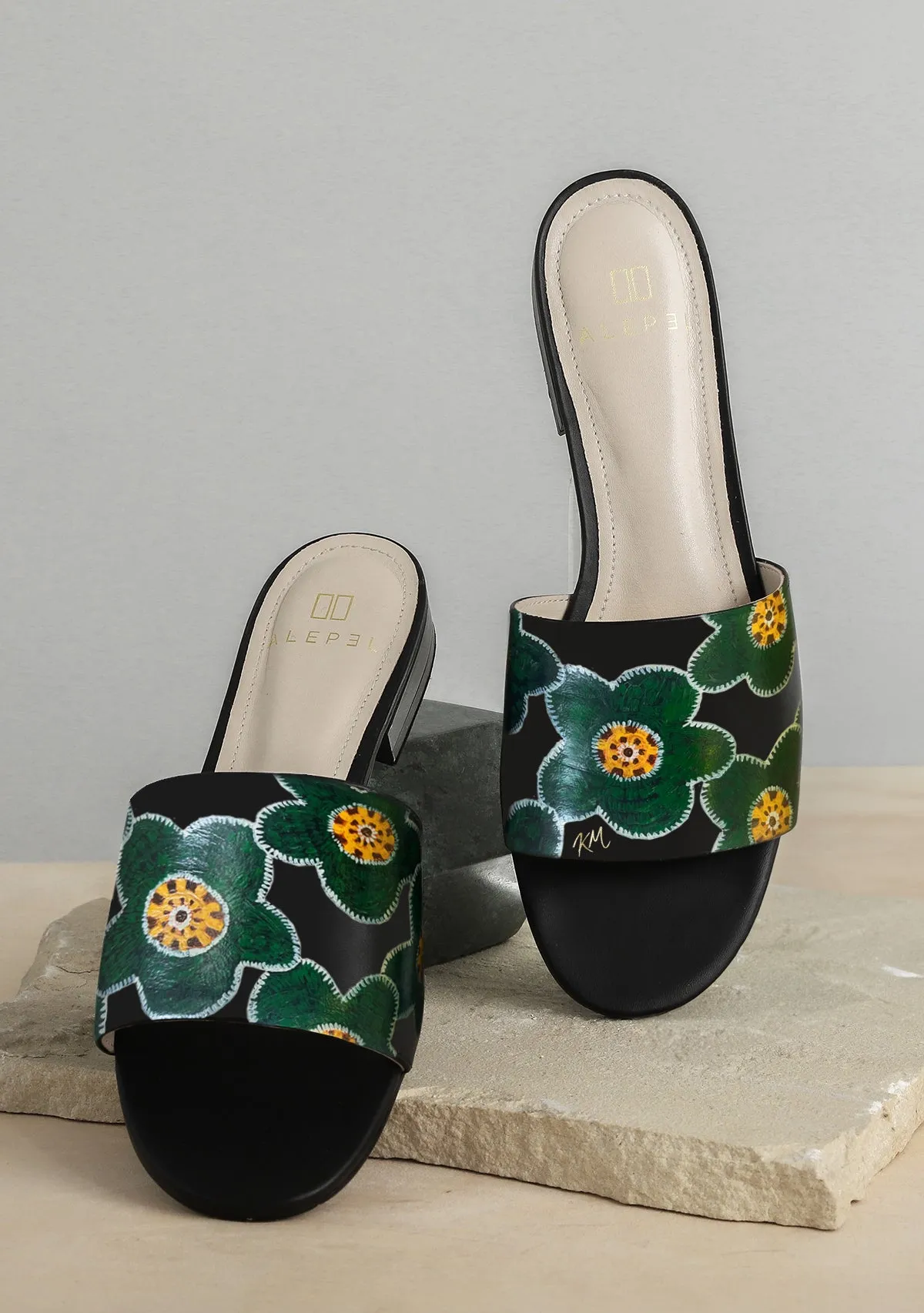 Quick On/Off Crochet Black Slide