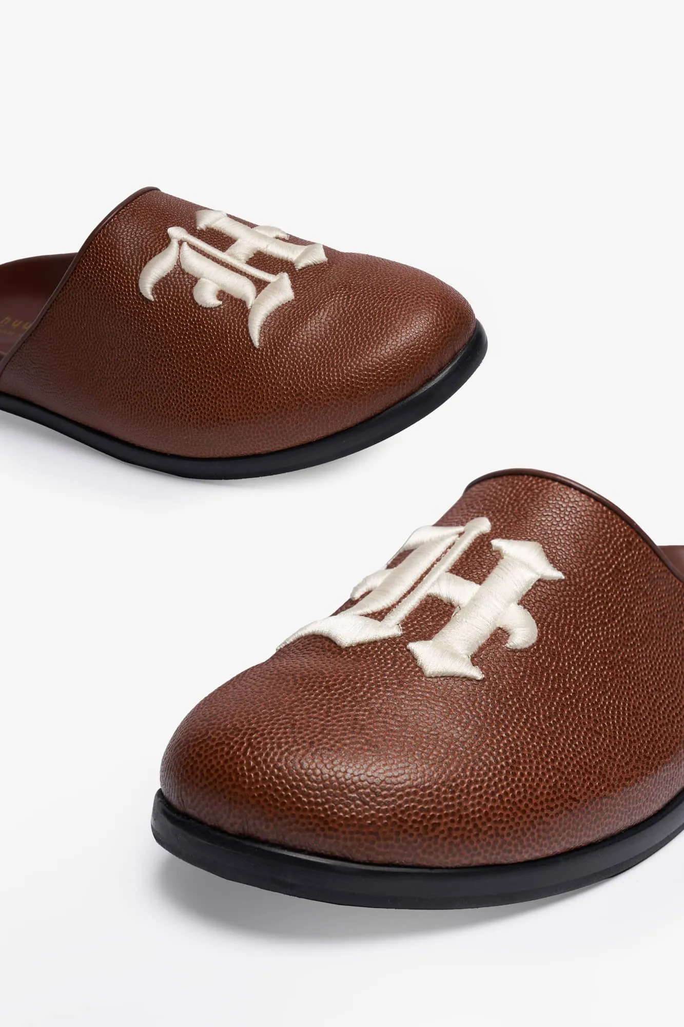 Quincy Chocolate Basket Leather All Season