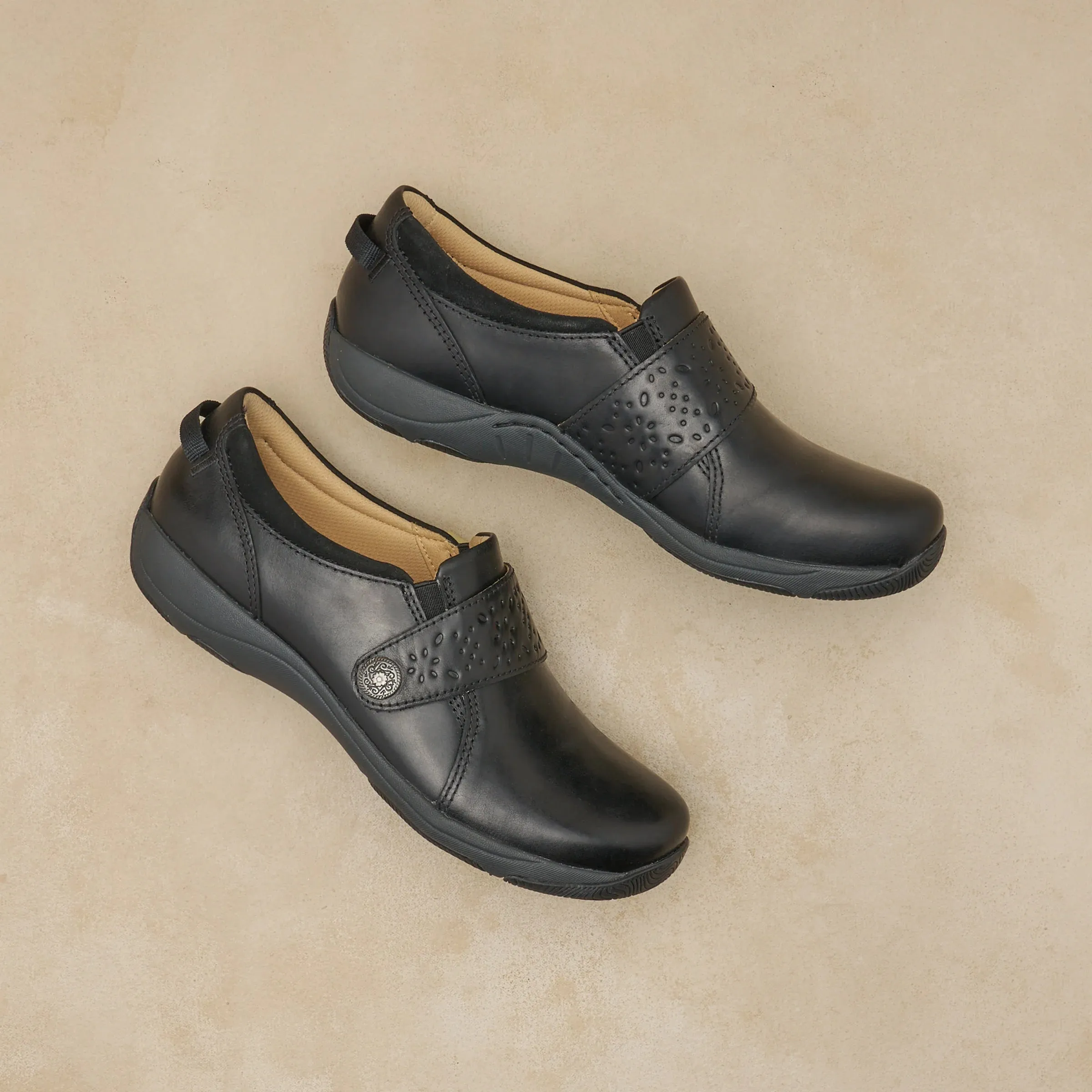 Reliable stability DANSKO SALLIE - BLACK