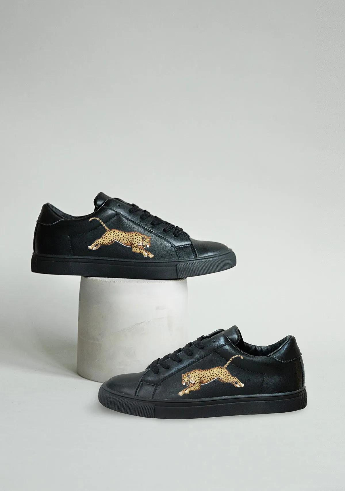 Reliable Support Leopard Black Sneaker