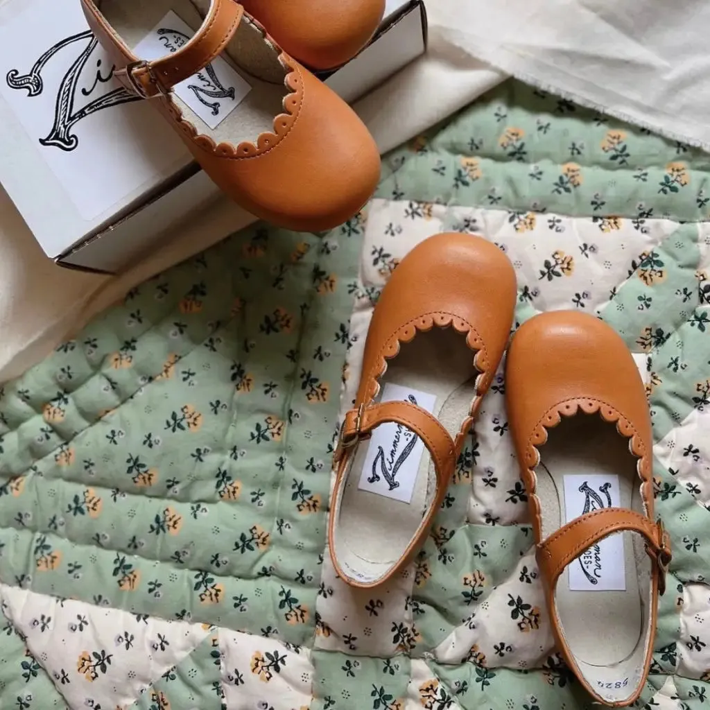Scalloped Mary Jane - Warm Brown Printed Kids