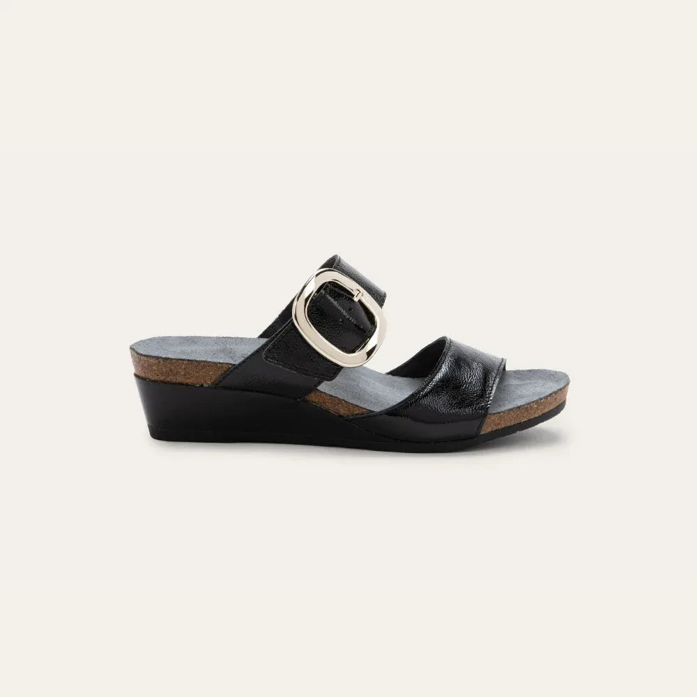 Sexy Strap Sandals NAOT MAGIC - BLACK PATENT