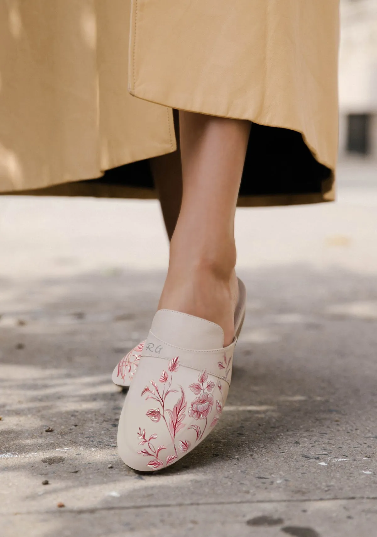 Shock Absorbing Padding Eden Garden Beige Mule