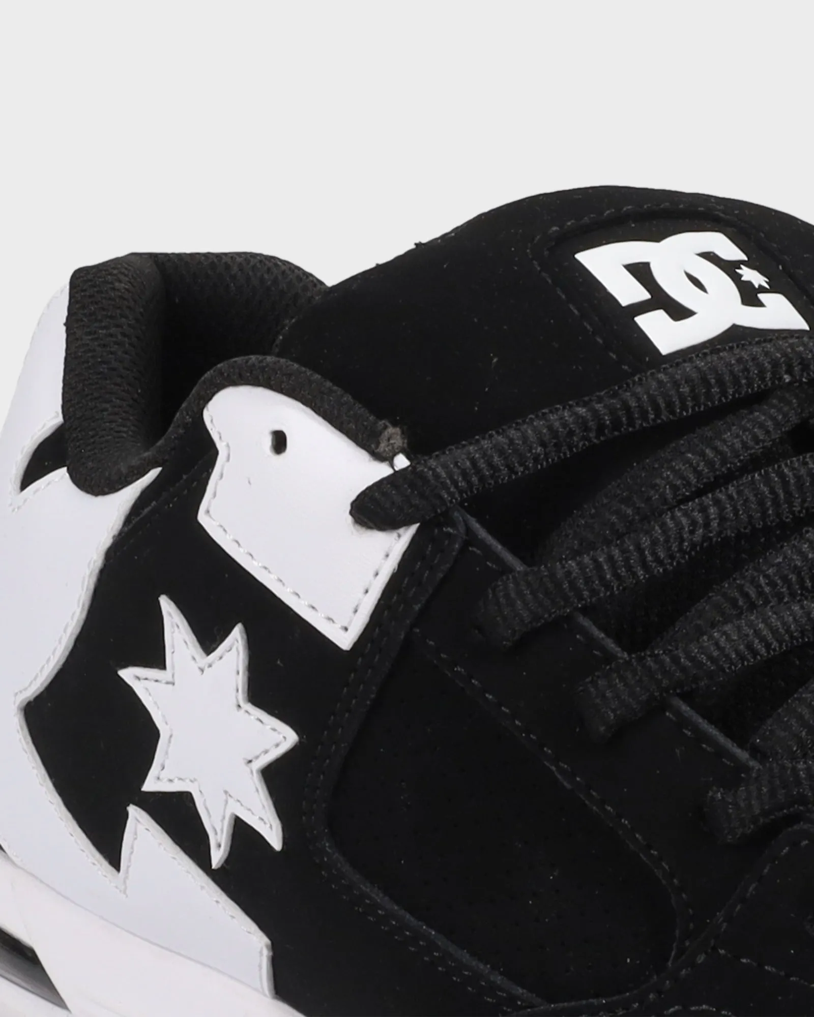 Sleek Motion Mens DC Commad Skate Shoes