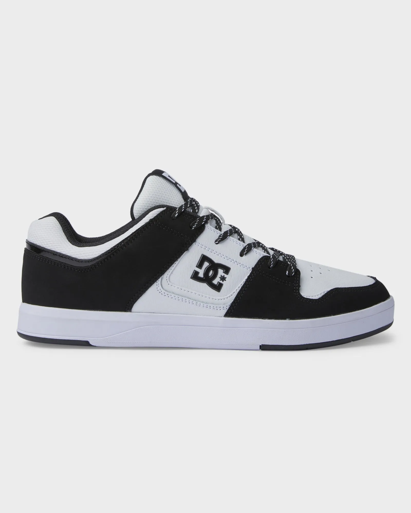 Smooth silhouette Mens DC Shoes Skate Shoes