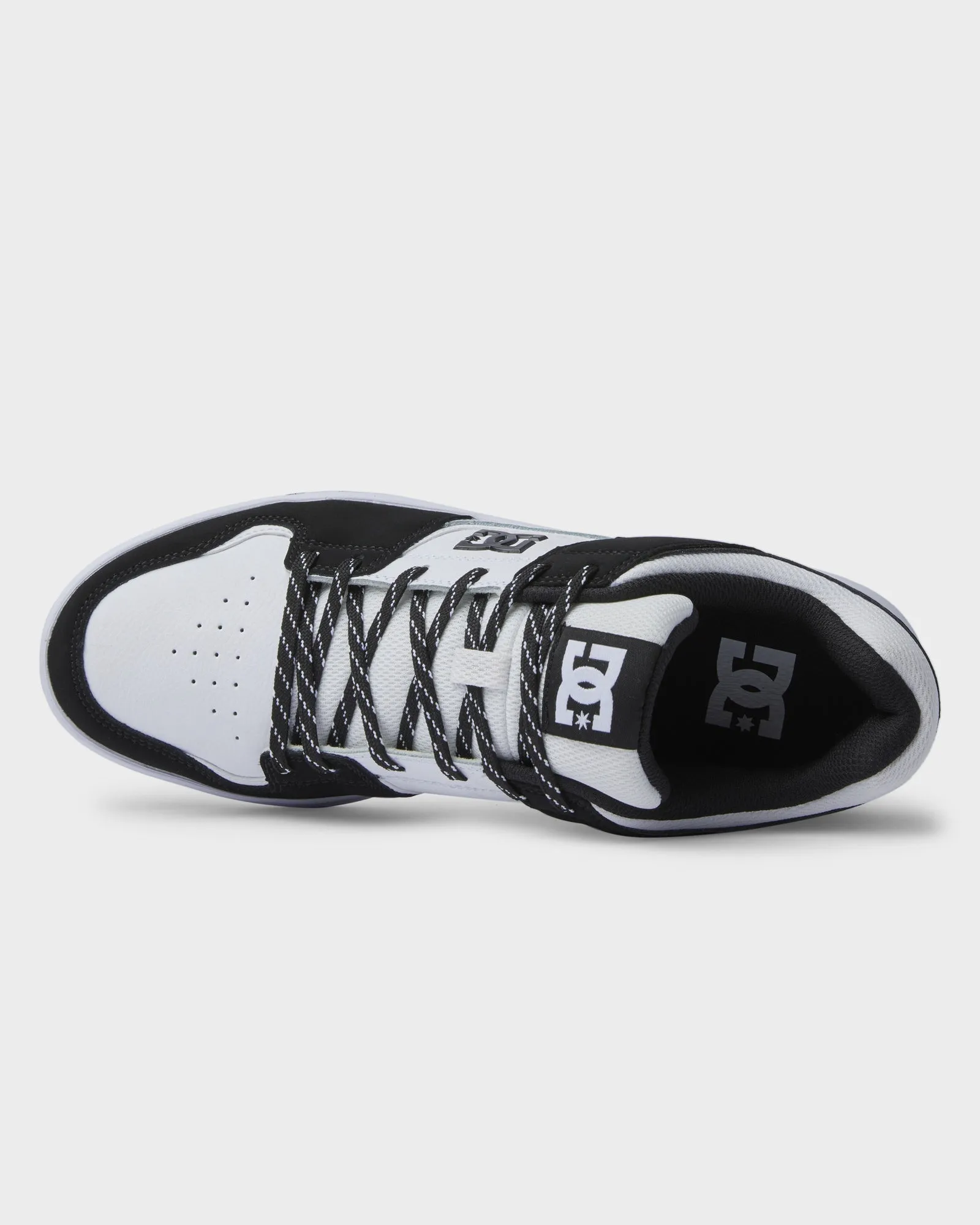 Smooth silhouette Mens DC Shoes Skate Shoes