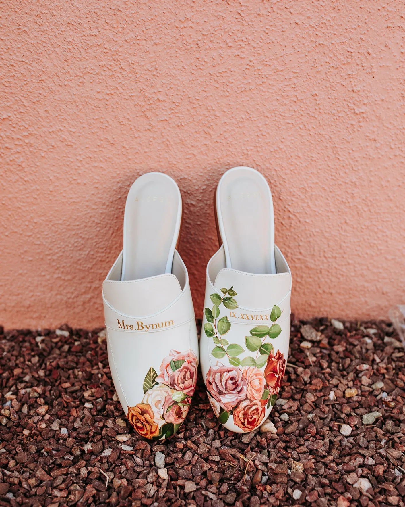 Soft Durable Material Bridal Bouquet White Mule