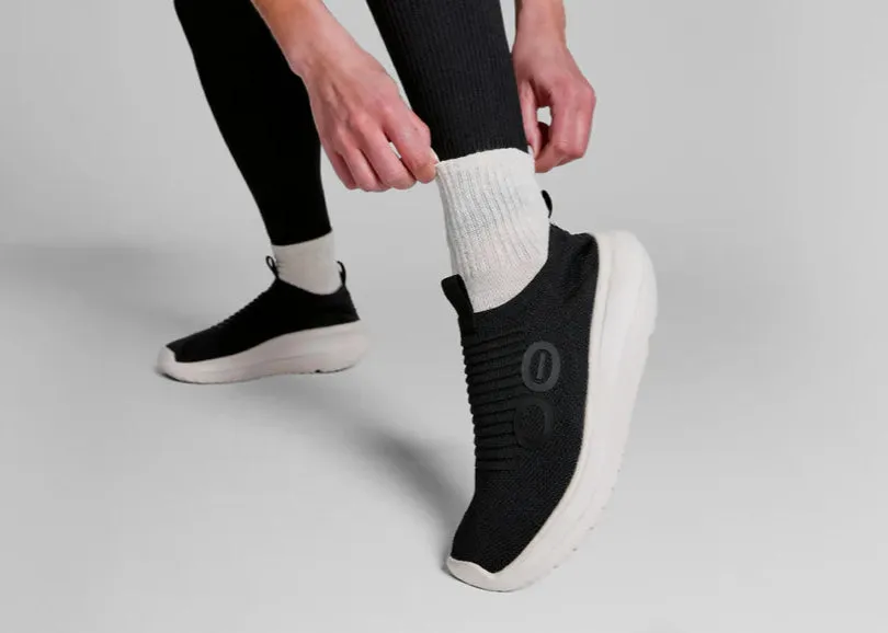 Step Sync Sole OOFOS OOMY ZEN - BLACK & WHITE