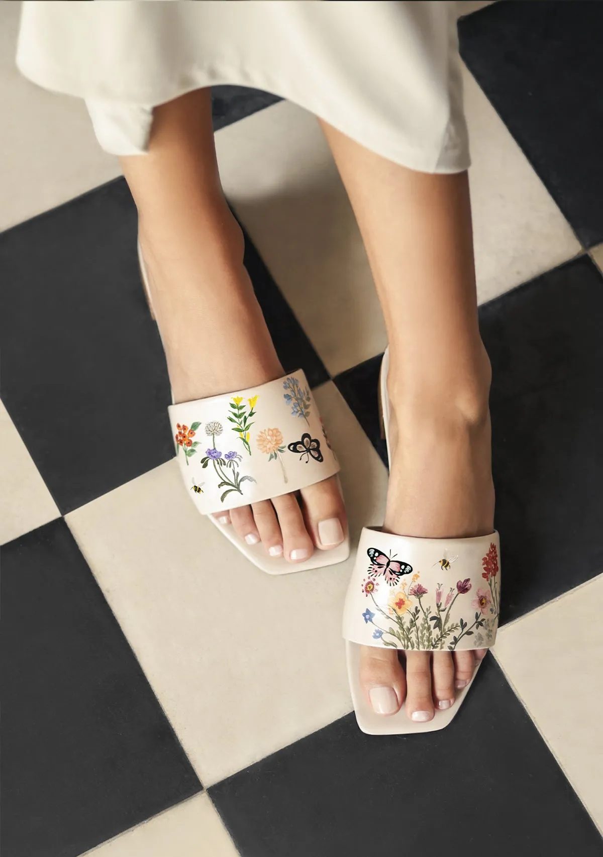 Stylish Strap Pressed Flowers Beige Square