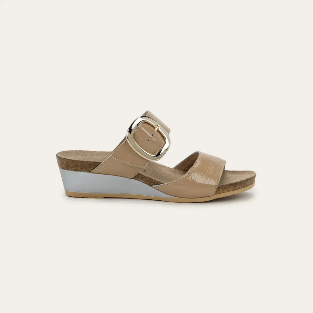 Supportive Fit NAOT MAGIC - CAMEL PATENT