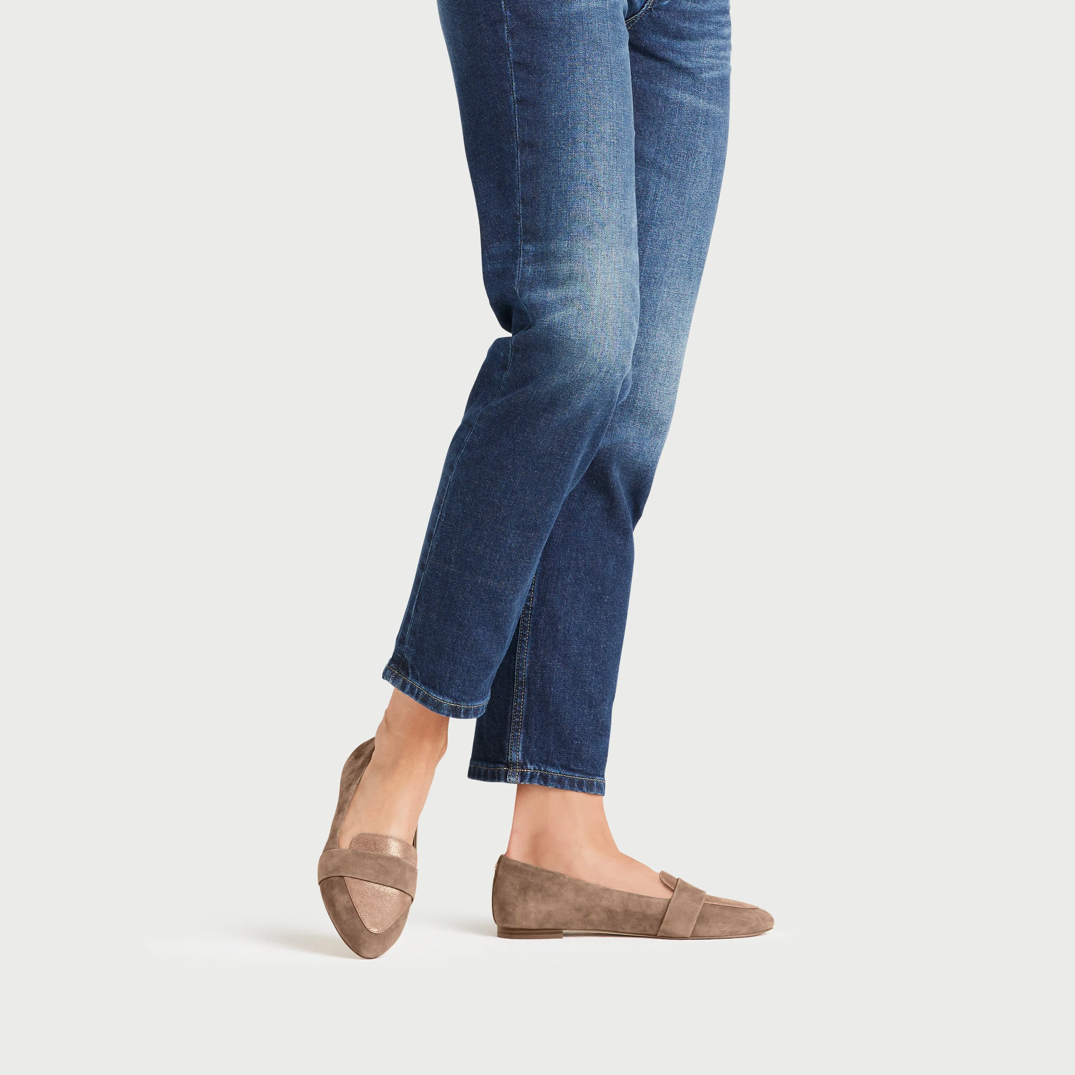 The Blackbird - Oak Shimmer Suede Superior Comfort