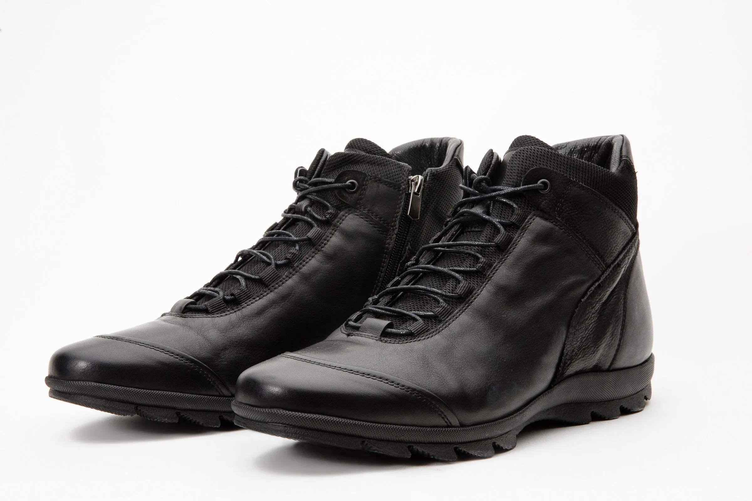 The Houston Leather Black Lace-Up Casual Men Boot with a Zipper All-season