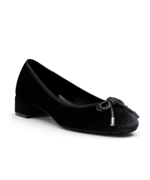 The Hummingbird 30 - Black Velvet Bow Calm Pace