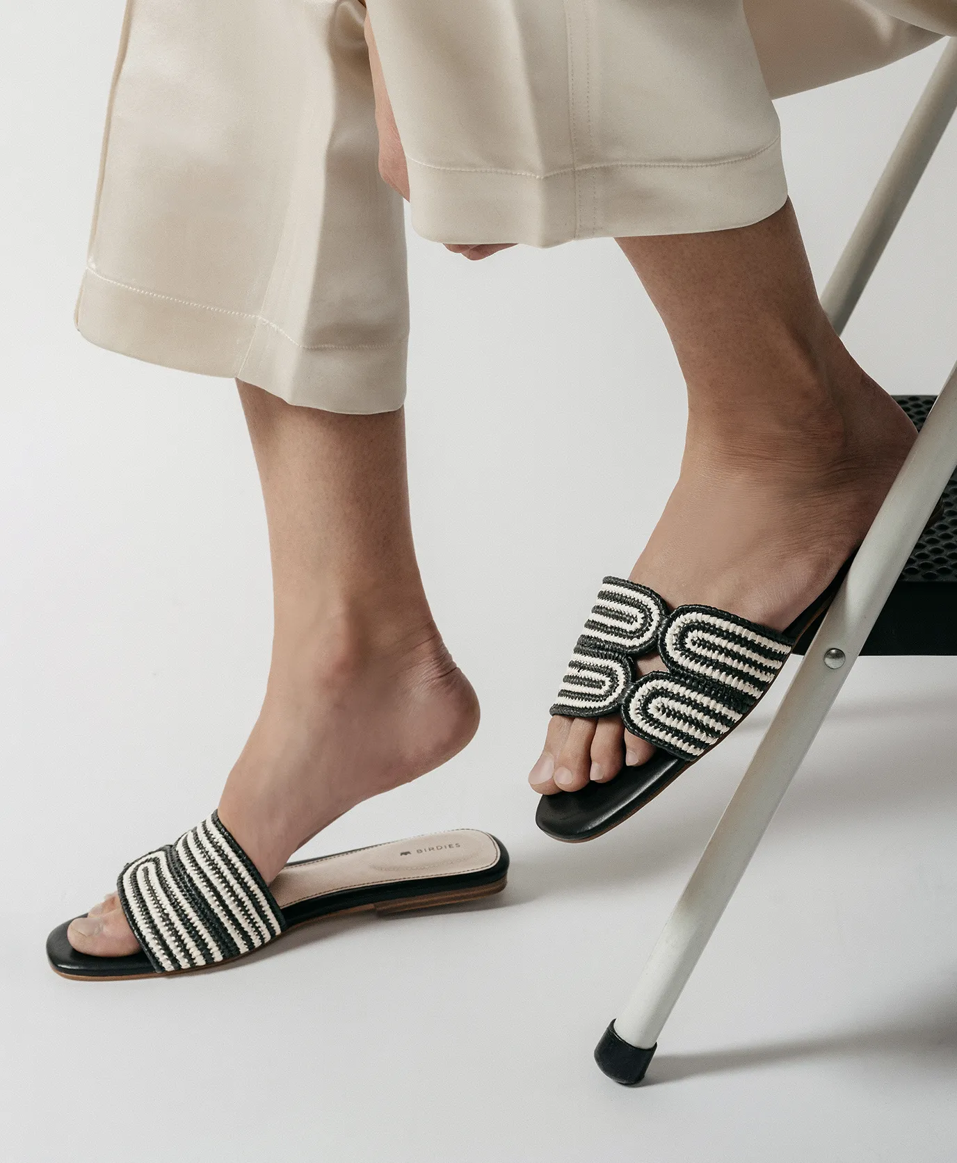 The Kiwi - Black Raffia Cool Comfort
