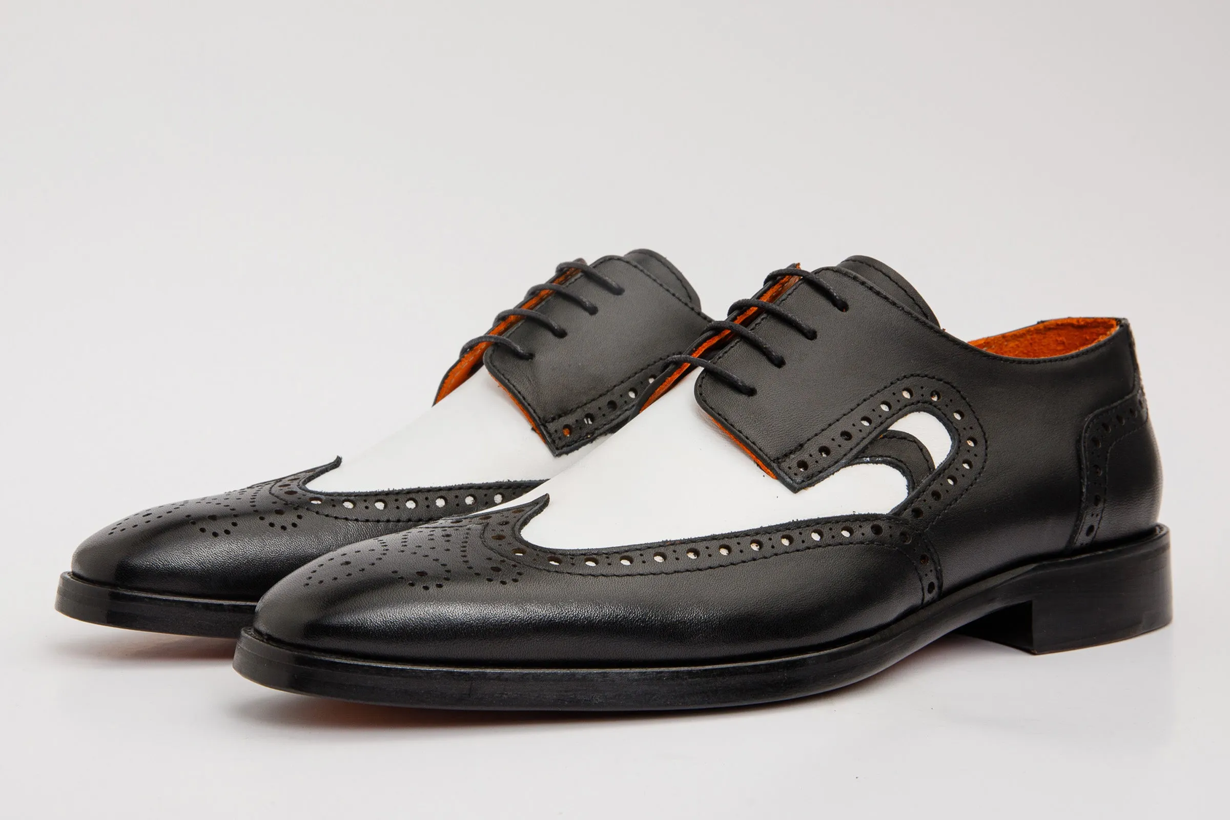 The Neiva Black & White Wingtip Semi Brogue Derby Men Shoe Stone-Accent