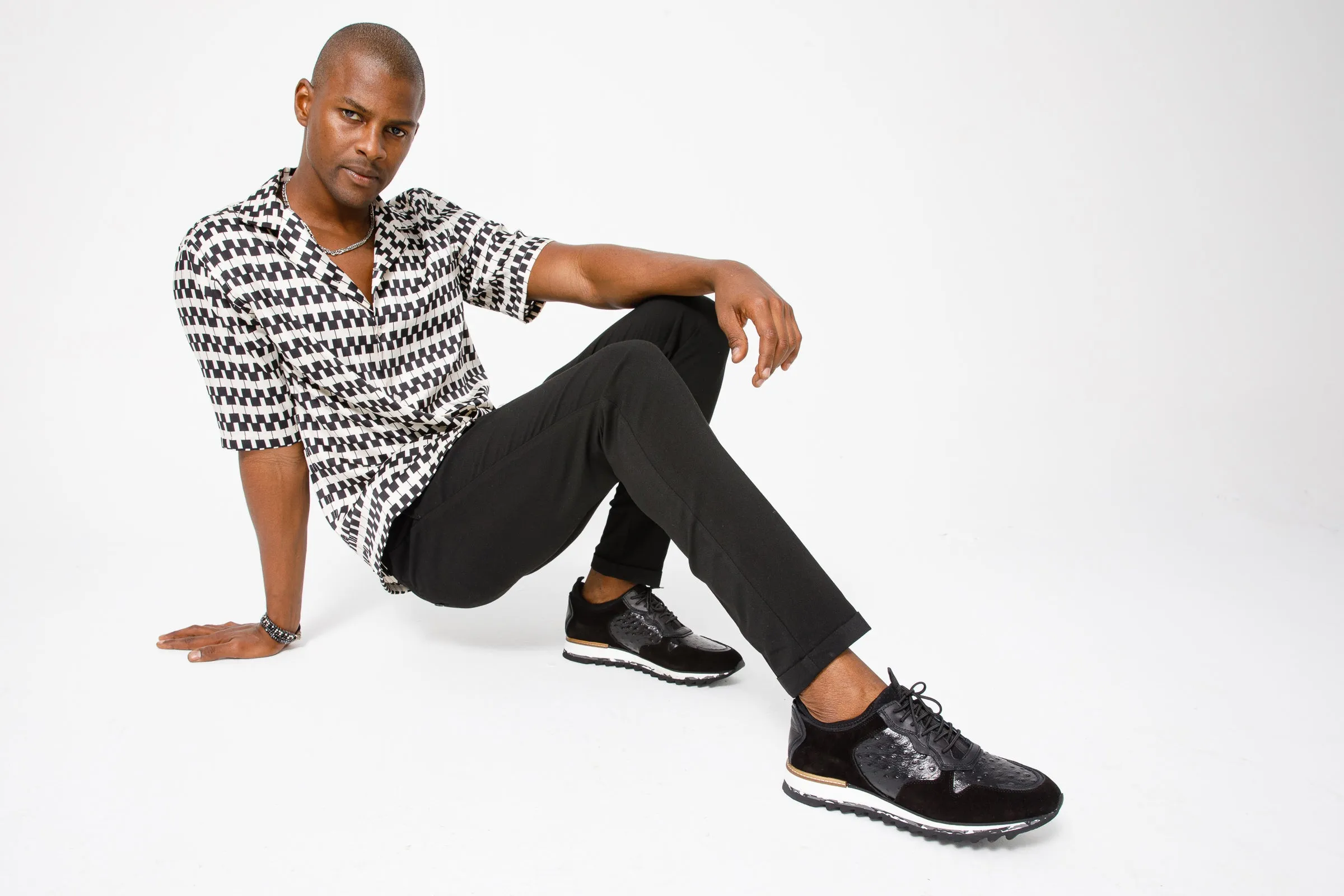 The Sopez Black Leather Men Sneaker Quick-Lace