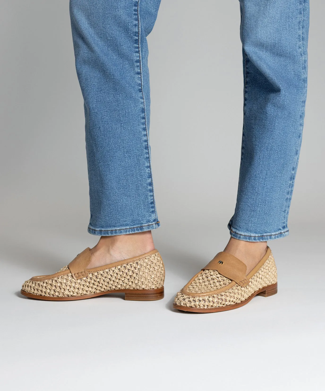 The Starling 20 - Tan Openweave Adjustable Comfort