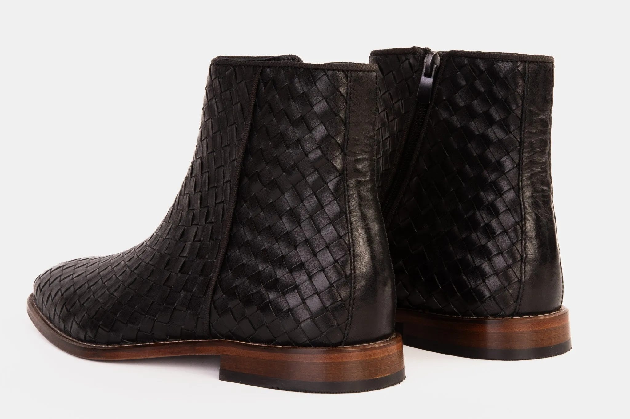 The Wellington Black Handwoven Leather Men Boot with a Zipper Comfort-Pad