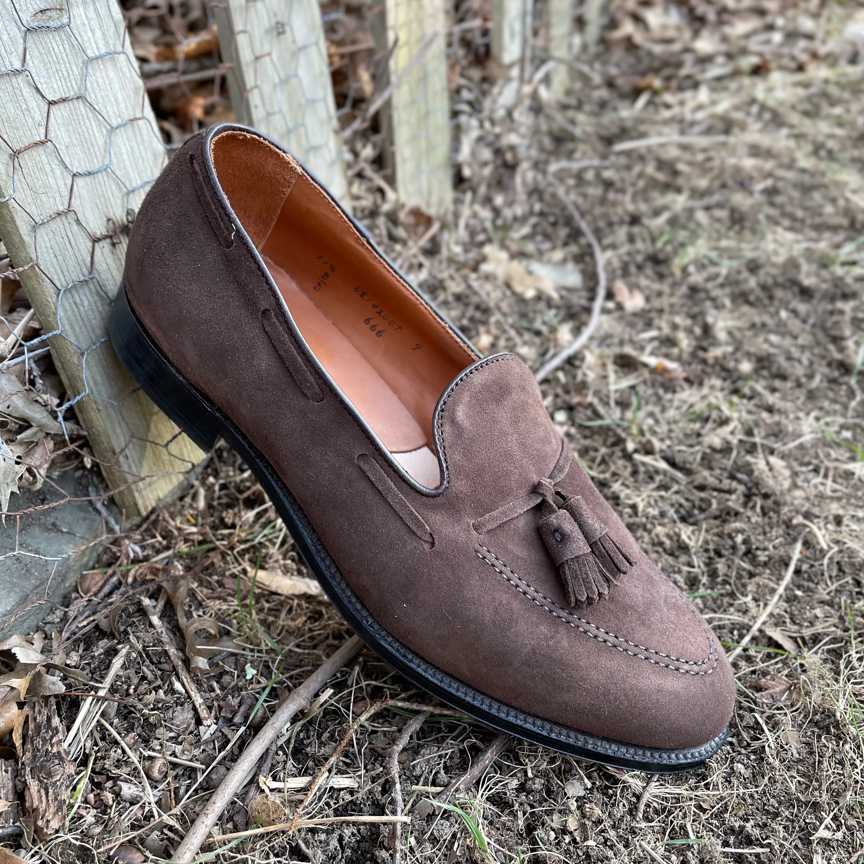 666 - Tassel Loafer in Brown Suede Wood Path Elegant Look