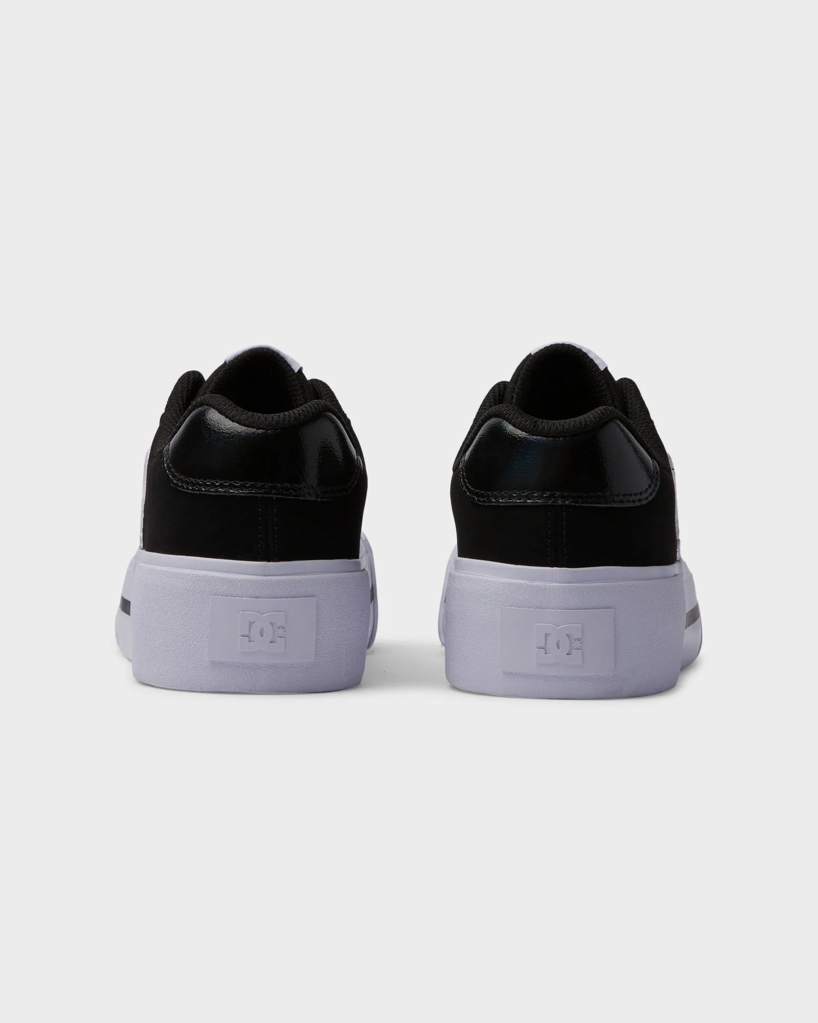 Trend-ready Womens Chelsea Platform Skate Shoes