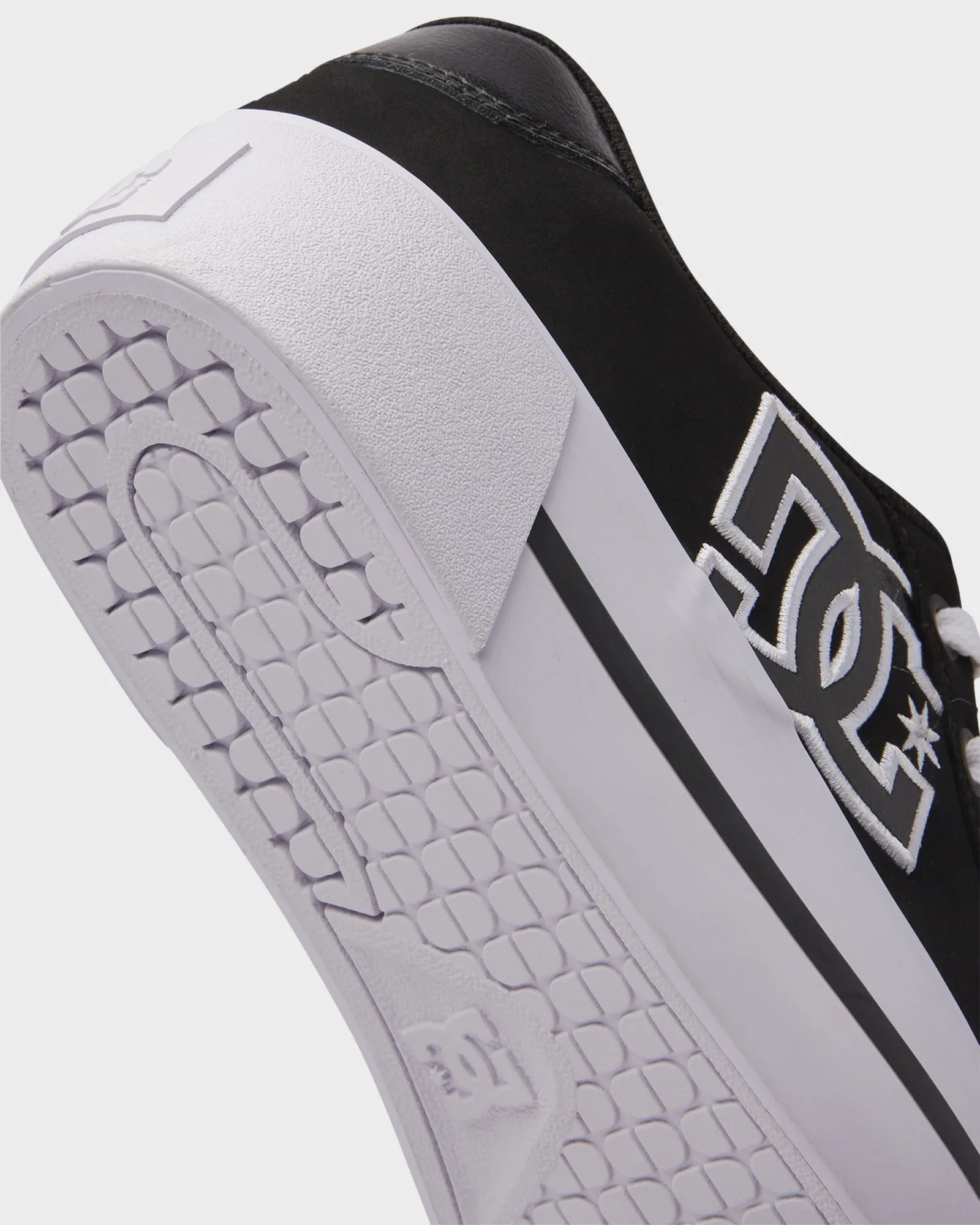 Trend-ready Womens Chelsea Platform Skate Shoes