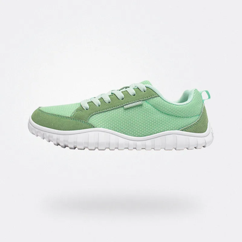 Trend-setting silhouette Dawn - Wide Toe Sneakers