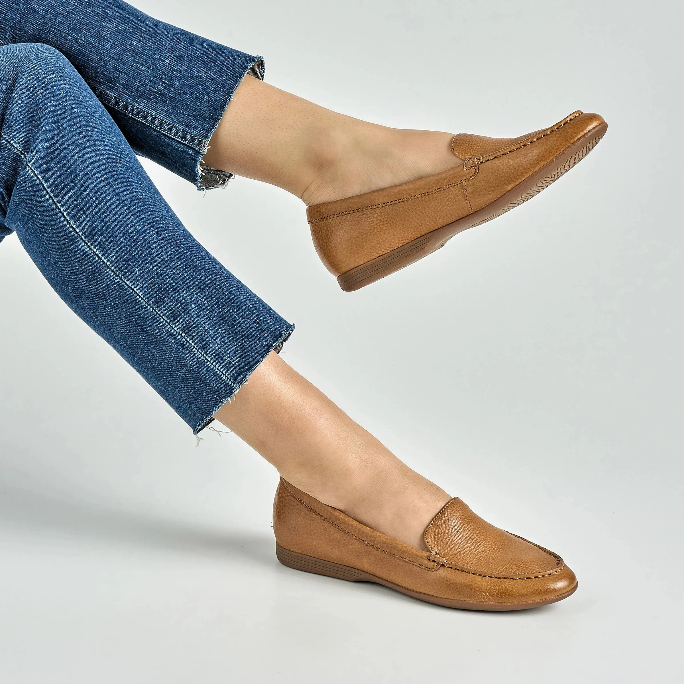 Urban Minimal Flow DANSKO LORRI - TAN WAXY MILLED