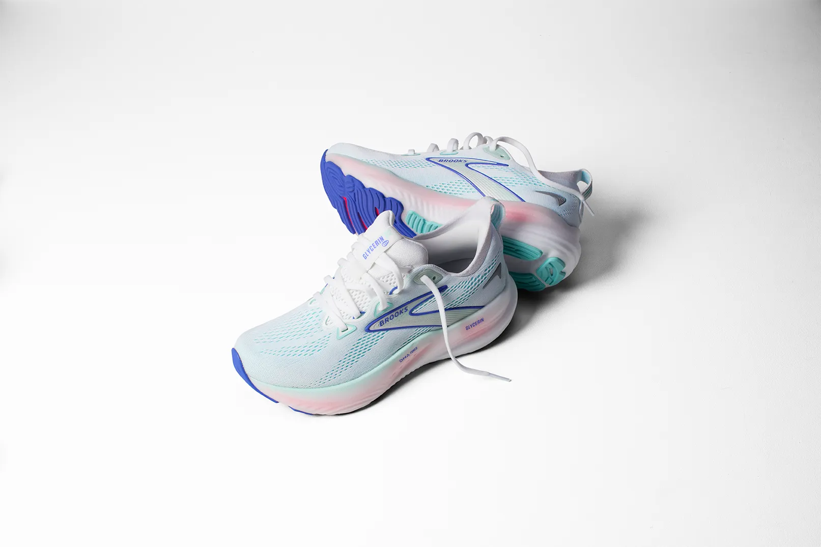 Women's Glycerin 22 - White / Limpet Shell / Amparo Blue Move Easy Liner