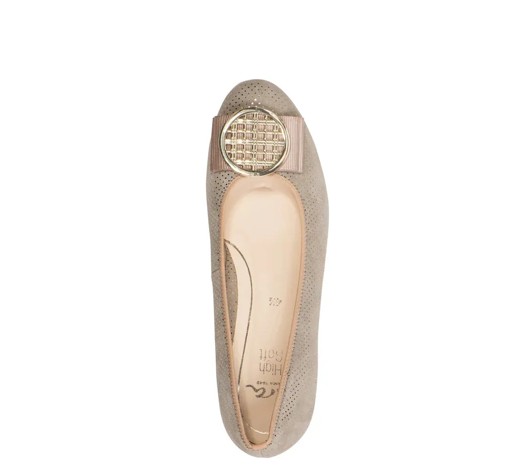 Work Slip-On Bambi Women's Ornament Ballet Flat - Sand